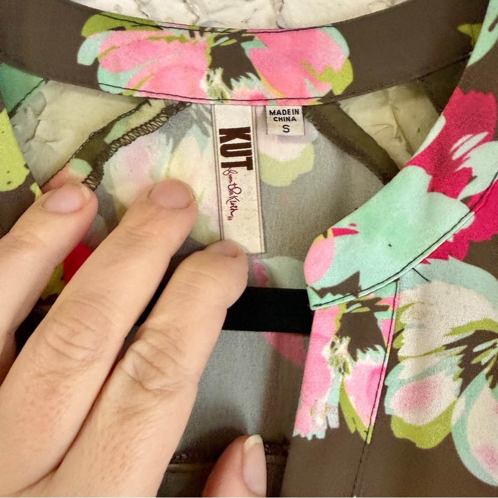 Kut from the Kloth Floral Sleeveless Blouse - Pink and Green - Picture 4 of 7